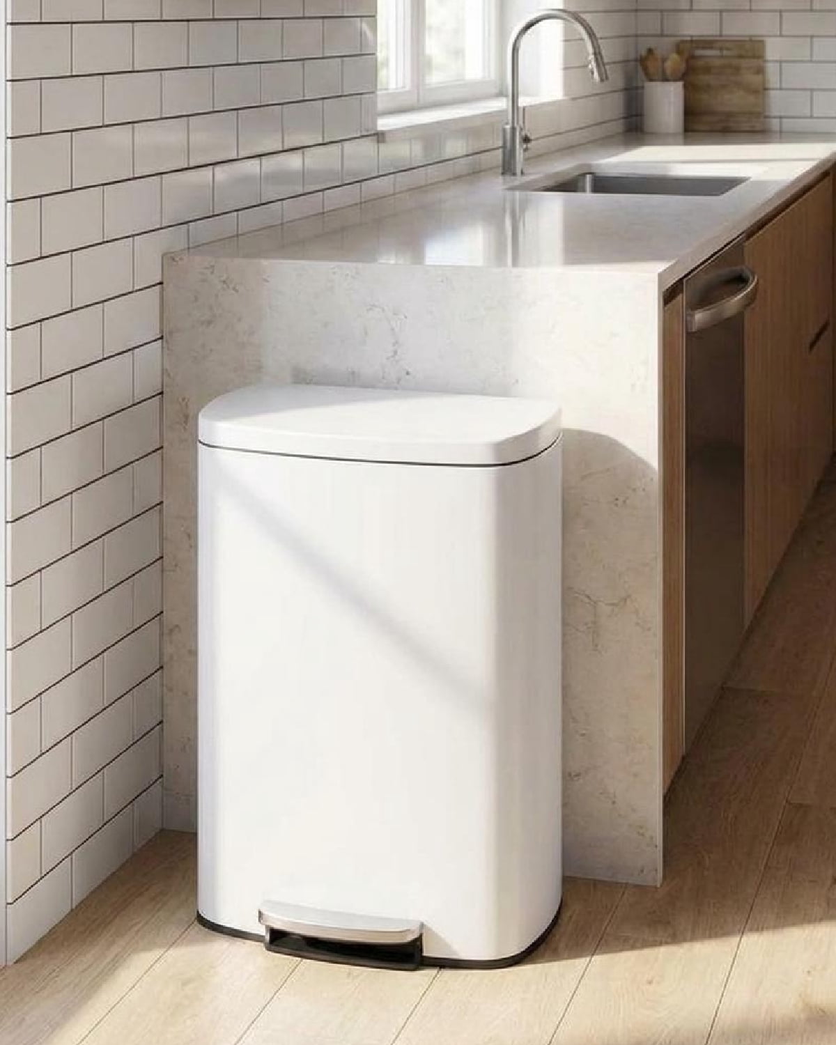 EuKer 13 Gal Stainless Steel Trash Can with Removable Inner Bucket for Kitchen, Bathroom, White