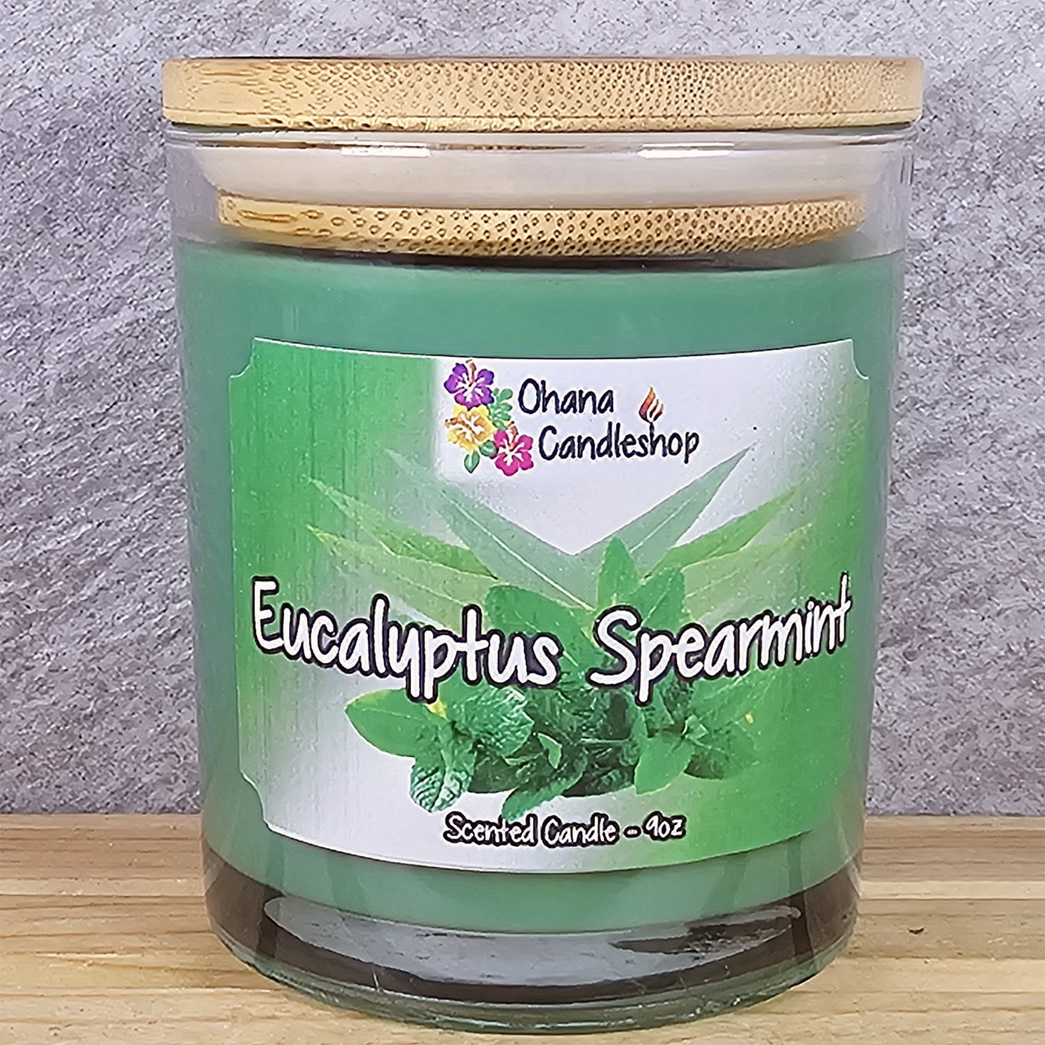 Aromatherapy Eucalyptus Spearmint Scented Candle with Natural Mint