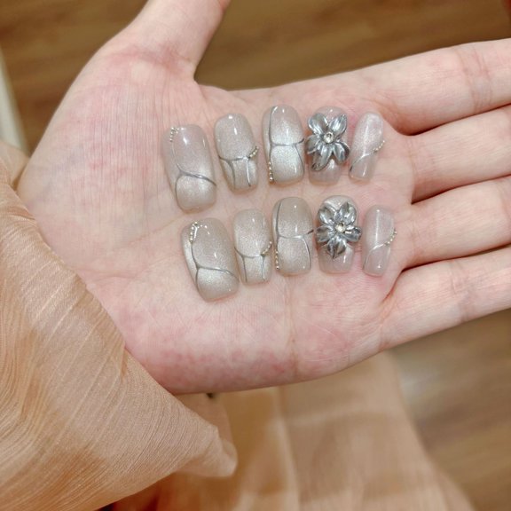 Europe, America [Xingxuan Floating Light] Handmade Wearing Nail Cat's Eye Advanced Sense Nail Film Hand Painted Magic Mirror Pinch Carved False Nails