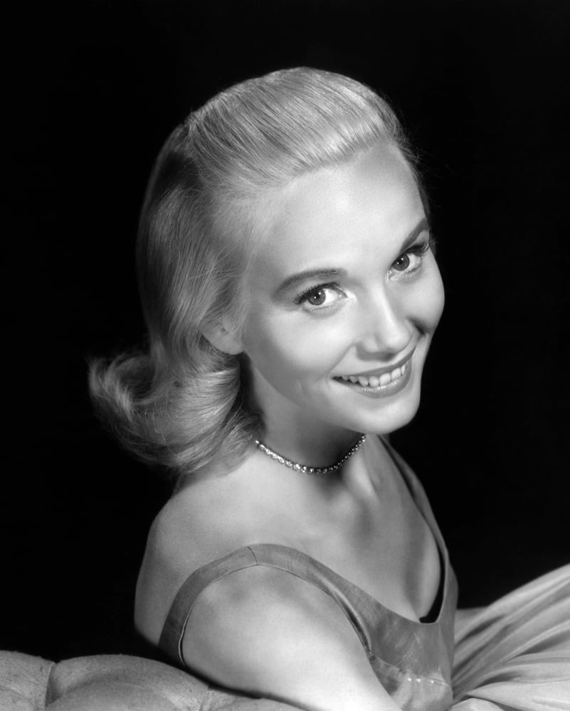 Eva Marie Saint Canvas Art -  (16 x 20)