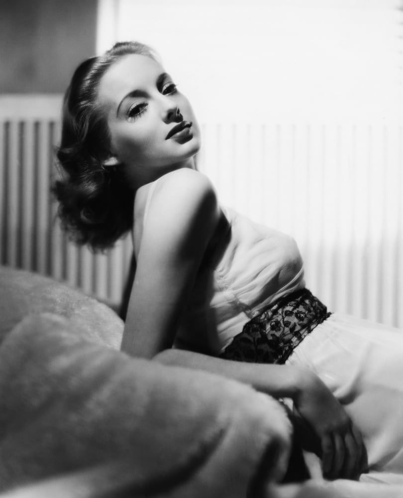 Evelyn Keyes Canvas Art - (16 x 20)