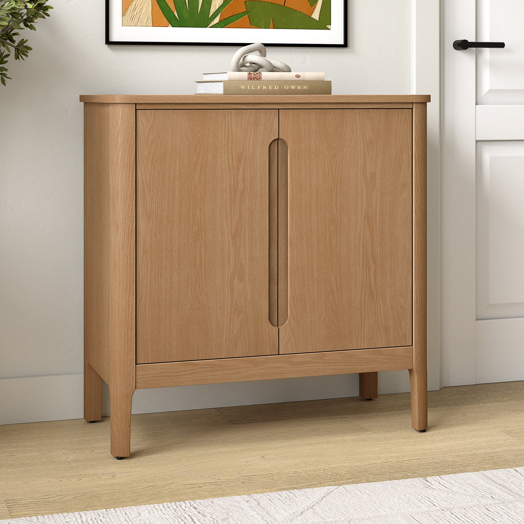 Evelyn&Zoe Manchester 32" Rectangular Solid Wood Accent Cabinet in Light Oak
