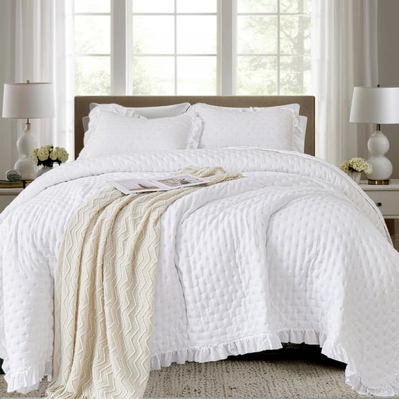Evenhug 3-Piece Oversized King Quilt Set Soft Ruffled Bedding Set Lightweight Microfiber Ultrasonic Bedspread With Shams Suitable All Season(White,116"x102")