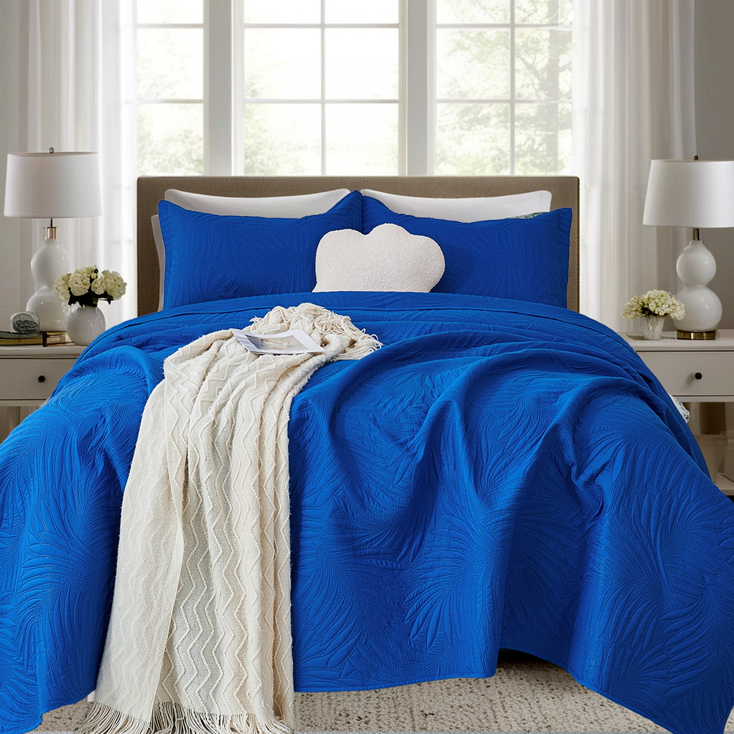 Evenhug 3-Piece Queen Quilt Set Soft Banana Leaves Pattern Bedding Set Lightweight Microfiber Ultrasonic Bedspread With Shams Suitable All Season(Royal Blue,90"x90")