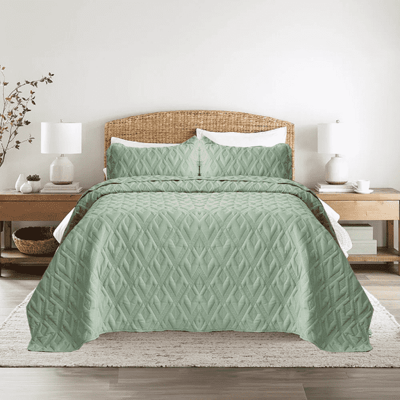 Evenhug 3 Piece Queen Size Quilt Set Green Geometric Bedspread for All Seasons