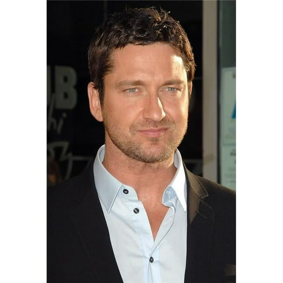 Everett Collection EVC0916JLDDX040HLARGE Gerard Butler At Arrivals for The Ugly Truth Premiere Pacifics Cinerama Dome Los Angeles Ca July 16 2009 Photo by Dee Cercone Photo Print, 16 x 20 - Large