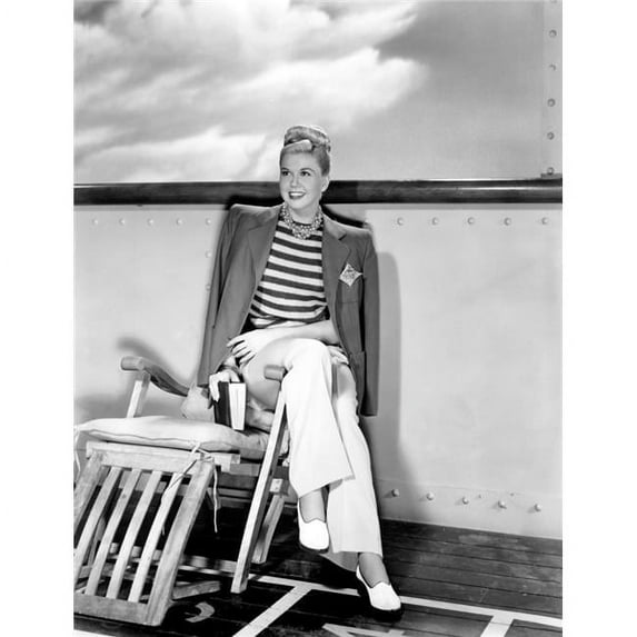 Everett Collection EVCMBDROONEC005H Romance On The High Seas Doris Day 1948 Photo Print, 8 x 10