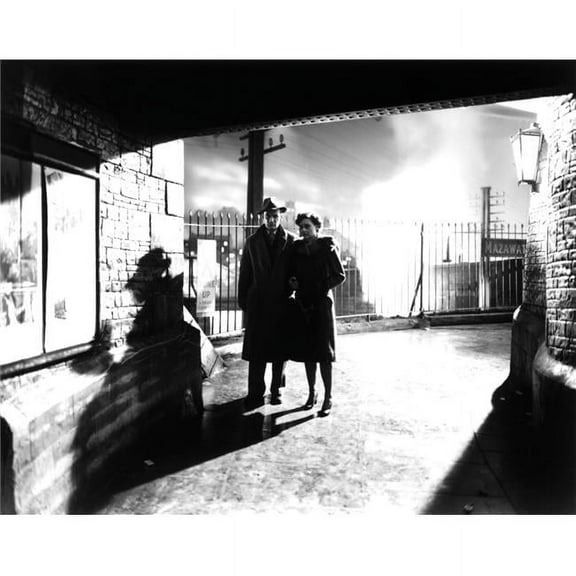 Everett Collection EVCMCDBRENEC033LARGE Brief Encounter Photo Print, 20 x 16 - Large
