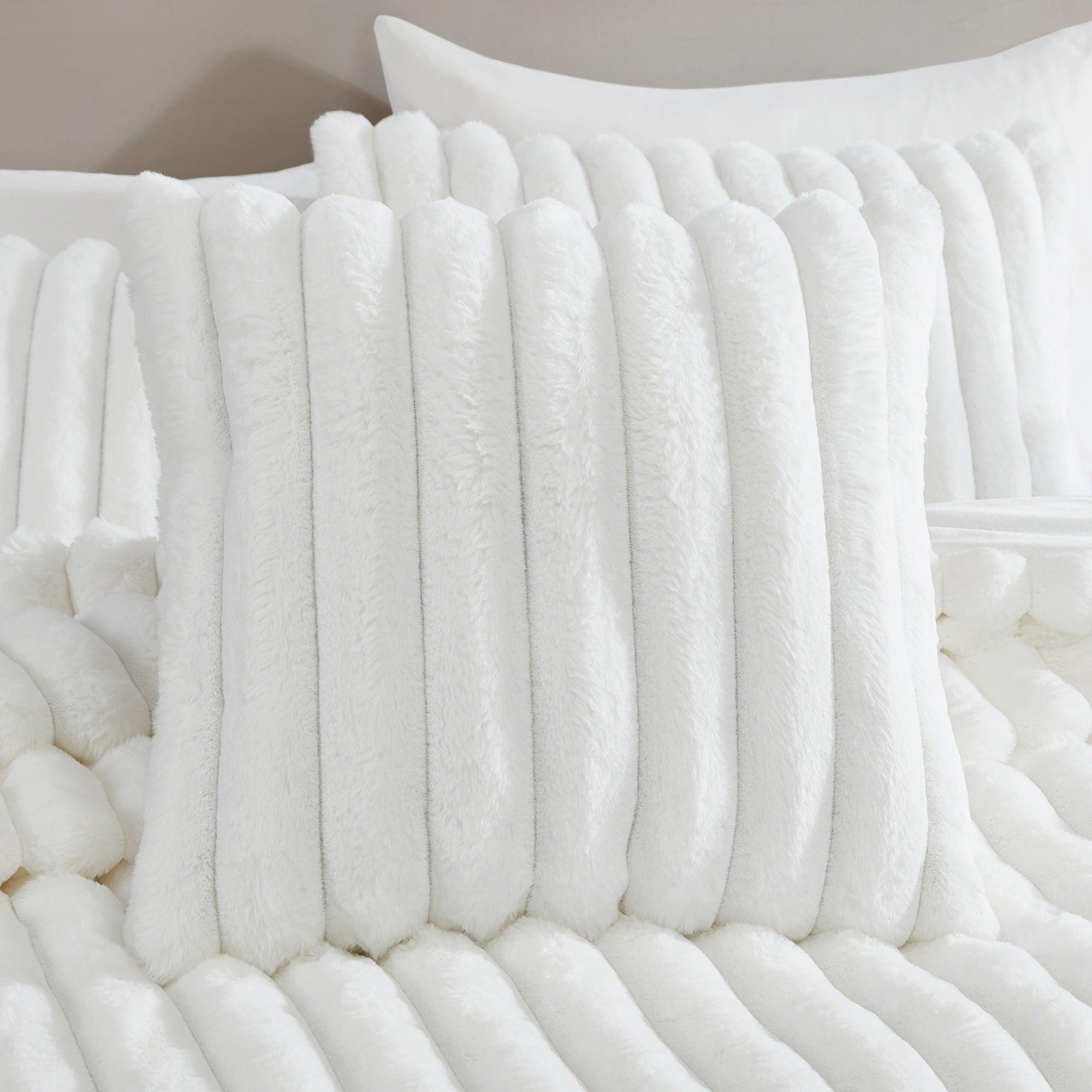 King White Faux Fur Reversible Comforter Set