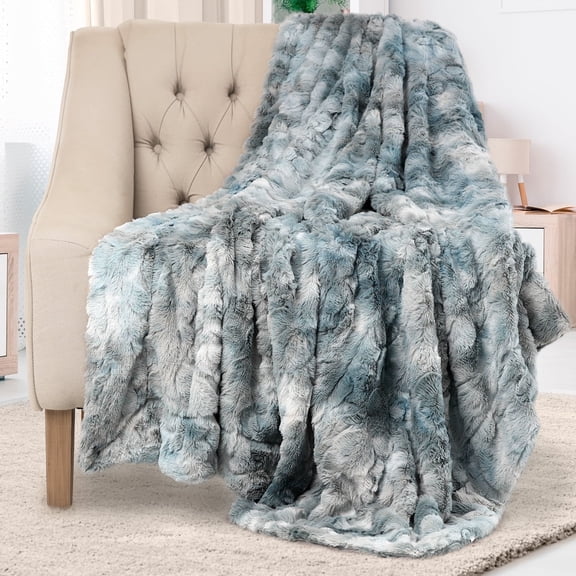Everlasting Comfort Premium Soft Throw Blanket  Polyester Fleece, 65 x 50 Inch, Arctic Blue