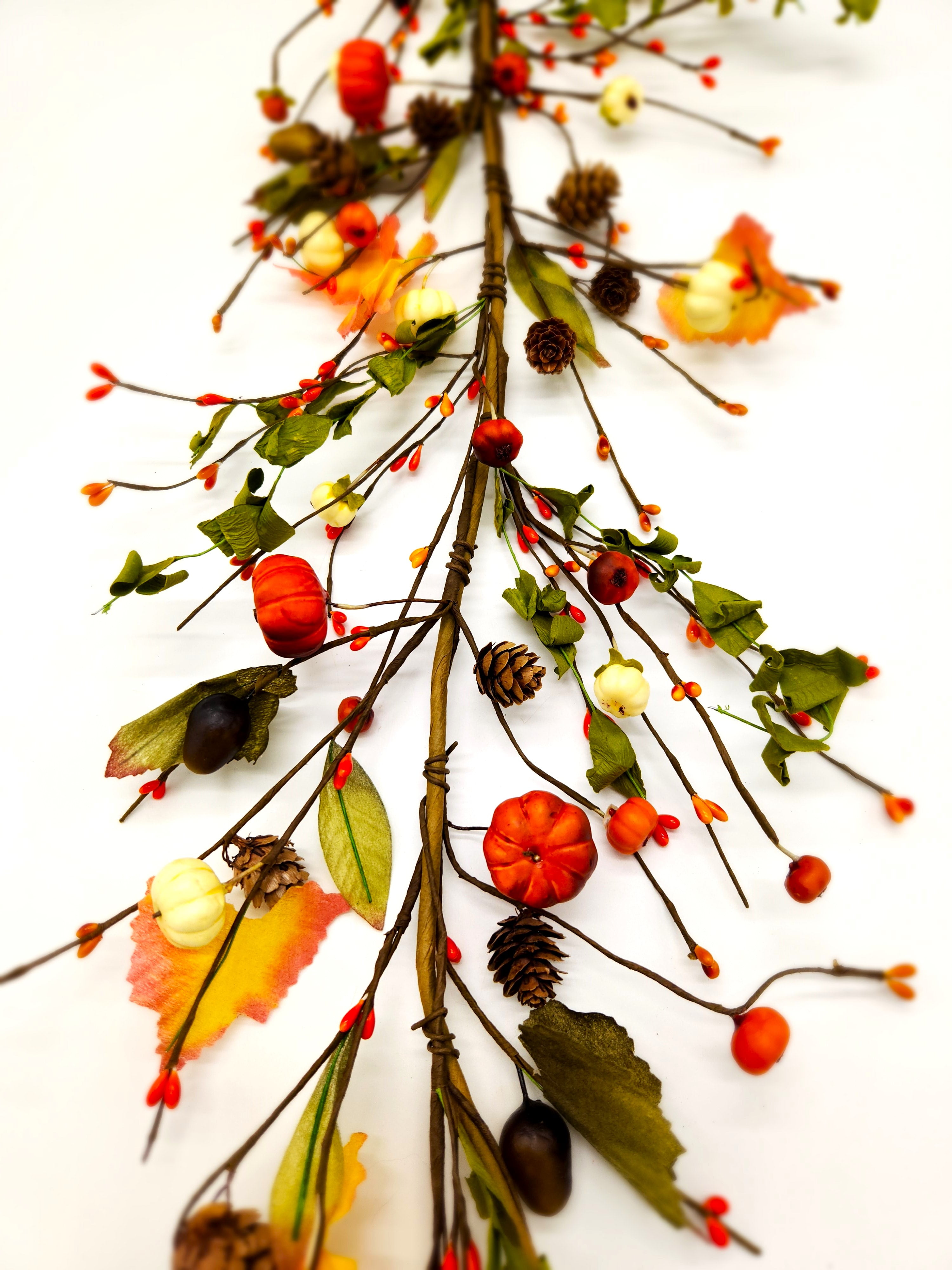 Evron International EV-094Y Fall and Thanksgiving Primitive Pumpkin Berries Garland in Orange and Green - 54"