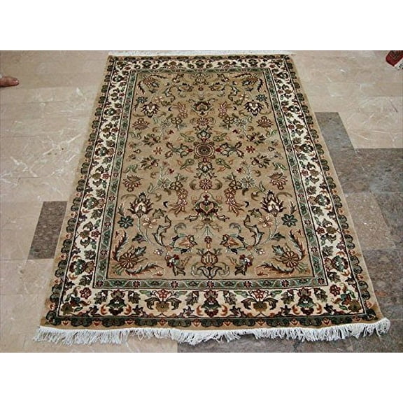 Exclusive Ivory Medallion Flowers Lovely Area Rug Hand Knotted Wool Silk Carpet (6 X 4)'