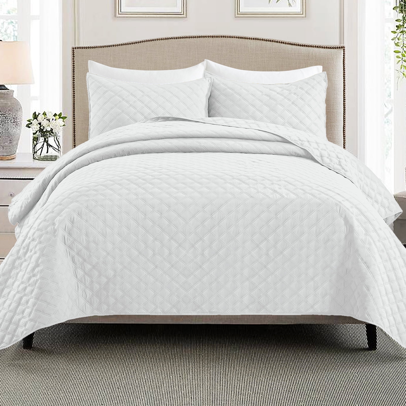 Exclusivo Mezcla 3Piece Queen Quilt Set, White, Box Pattern