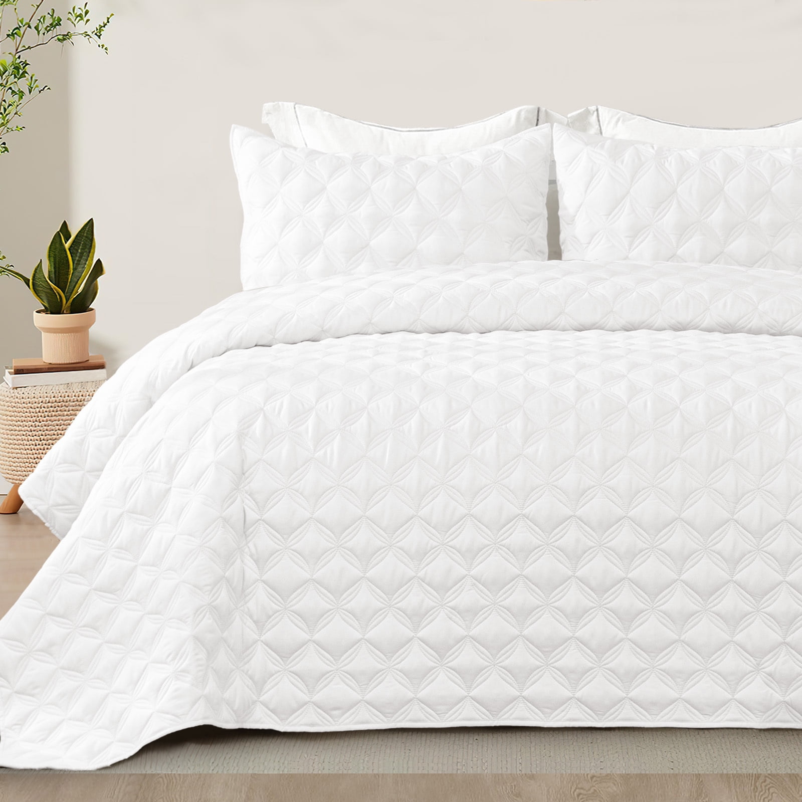 WDCOZY Sage Green Queen Quilt Set - Farmhouse Scalloped Coverlet With 2 Pillow Shams - View #3