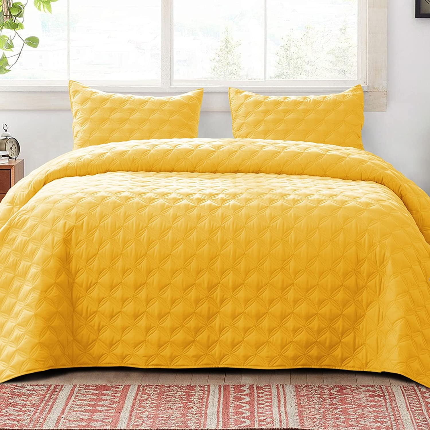 Bright Yellow Reversible Microfiber Full Quilt Set