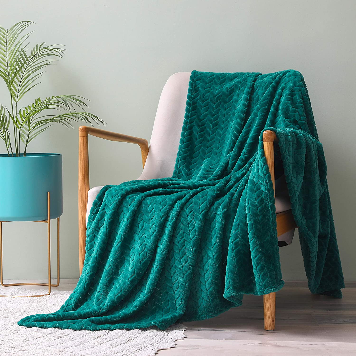 Exclusivo Mezcla Extra Large Flannel Fleece Throw Blanket, 50x70 Inches ...