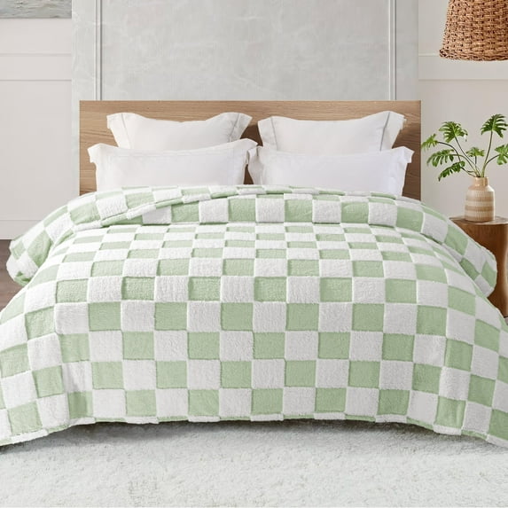 Exclusivo Mezcla Fleece Blanket Twin Size, Cozy Lightweight and Fuzzy Checkered Blankets for Couch or Bed, Suitable for All Season, Sage Green, 60"x80"
