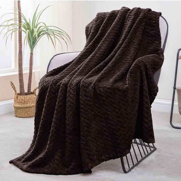Exclusivo Mezcla Large Flannel Fleece Throw Blanket, Jacquard Weave Leaves Pattern (50" x 70", Coffee)