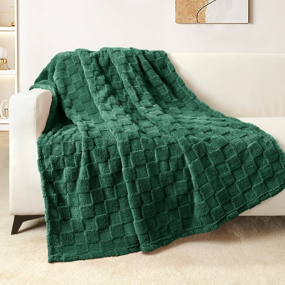 Exclusivo Mezcla Fleece Throw Blanket for Couch, Super Soft Warm Lightweight Checkered Pattern Blanket for All Seasons, Forest Green, 50"x60"