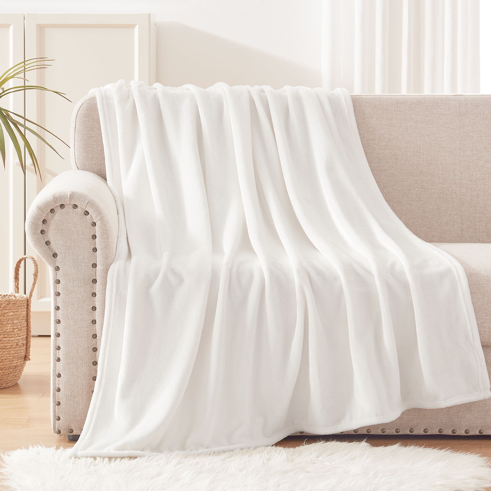 Exclusivo Mezcla Plush Soft Fleece Throw Blanket for Couch Sofa Bed Lightweight Cozy 50 x 60 White Walmart