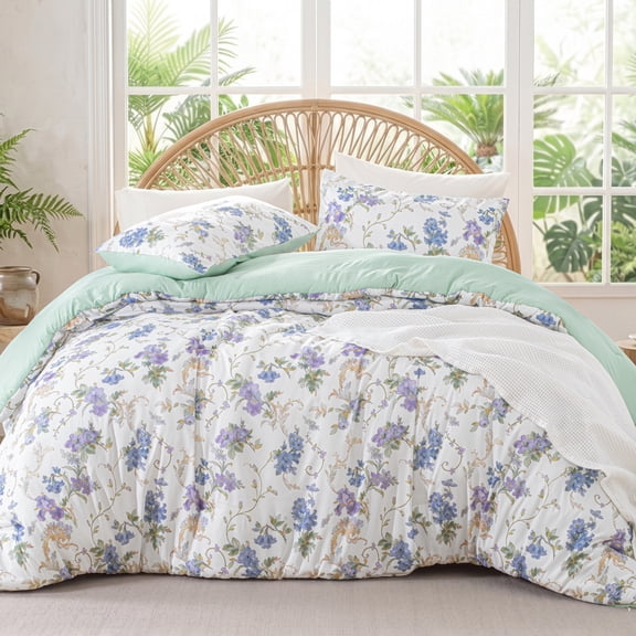 Exclusivo Mezcla Floral California King Comforter Set, 3 Pieces Cal King Size Lightweight Bedding Comforters, Lilac Botanical Flowers Pattern