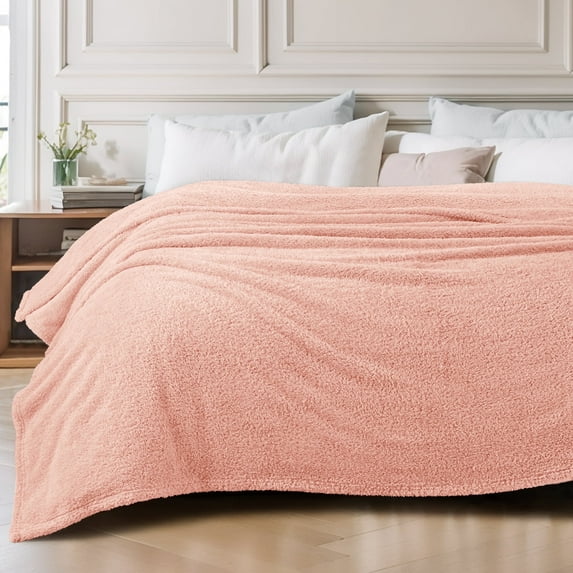 Exclusivo Mezcla Fuzzy Fleece King Size Bed Blanket, Lightweight Fluffy Solid Velvet King Blankets, 90x104 Inches, Light Pink