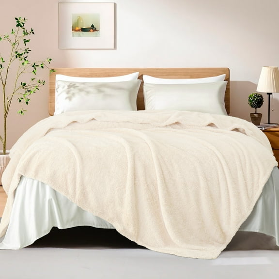 Exclusivo Mezcla Fuzzy Fleece King Size Bed Blanket, Lightweight Fluffy Solid Velvet King Blankets, 90x104 Inches, White