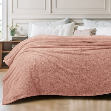 Exclusivo Mezcla Fuzzy Fleece Bed Blanket, Lightweight Fluffy Solid Velvet Blankets Queen Size, Suitable for All Seasons, 90x90 Inches, Dusty Pink