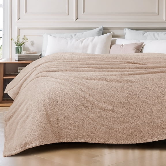 Exclusivo Mezcla Fuzzy Fleece Twin Size Bed Blanket, Lightweight Fluffy Solid Velvet Twin Blankets, 60x80 Inches, Camel