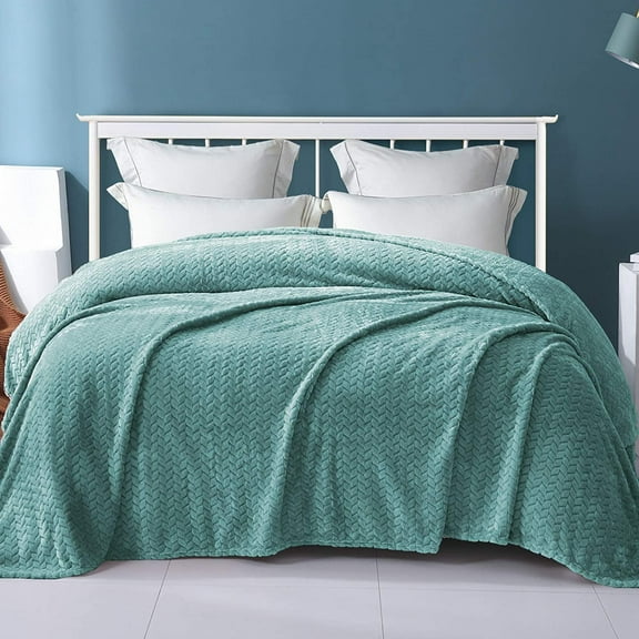 Exclusivo Mezcla King Size Flannel Fleece Blanket, 90"x104" Soft Jacquard Weave Leaves Pattern Velvet Plush Bed Blanket, Celadon