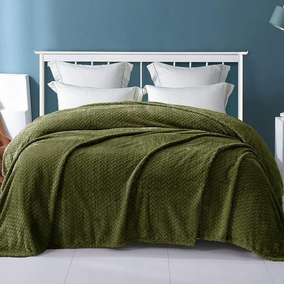 Exclusivo Mezcla King Size Flannel Fleece Blanket, 90"x104" Soft Jacquard Weave Leaves Pattern Velvet Plush Bed Blanket, Olive Green