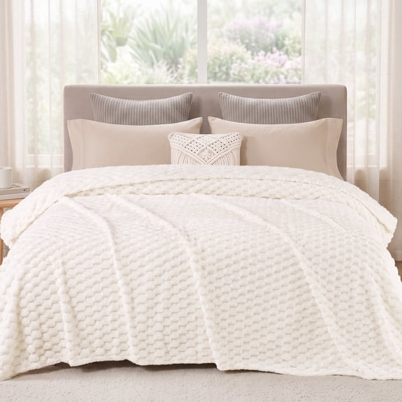 Exclusivo Mezcla King Size Soft Fleece Blanket, 90"x104" Stylish Jacquard Velvet Blanket for Bed, Cozy Soft Lightweight for All Season, Ivory
