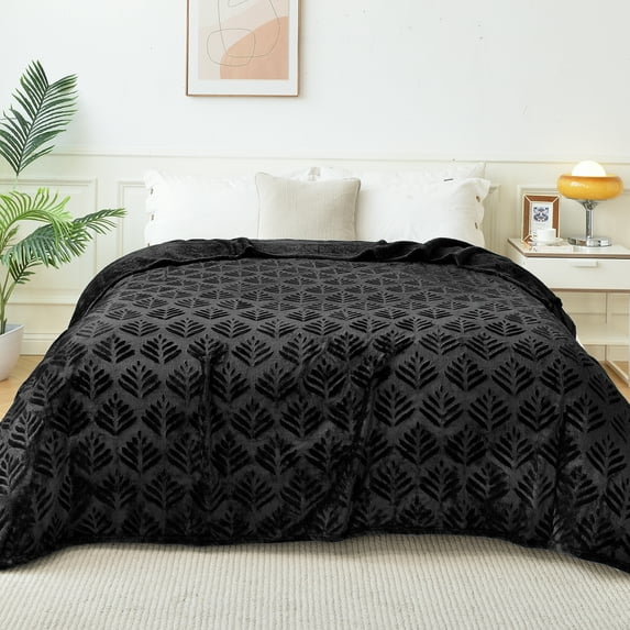 Exclusivo Mezcla King Size Fleece Blanket for Bed, Leaves Pattern Super Soft and Cozy Blankets, Plush Fuzzy Lightweight, Black, 90"x104"