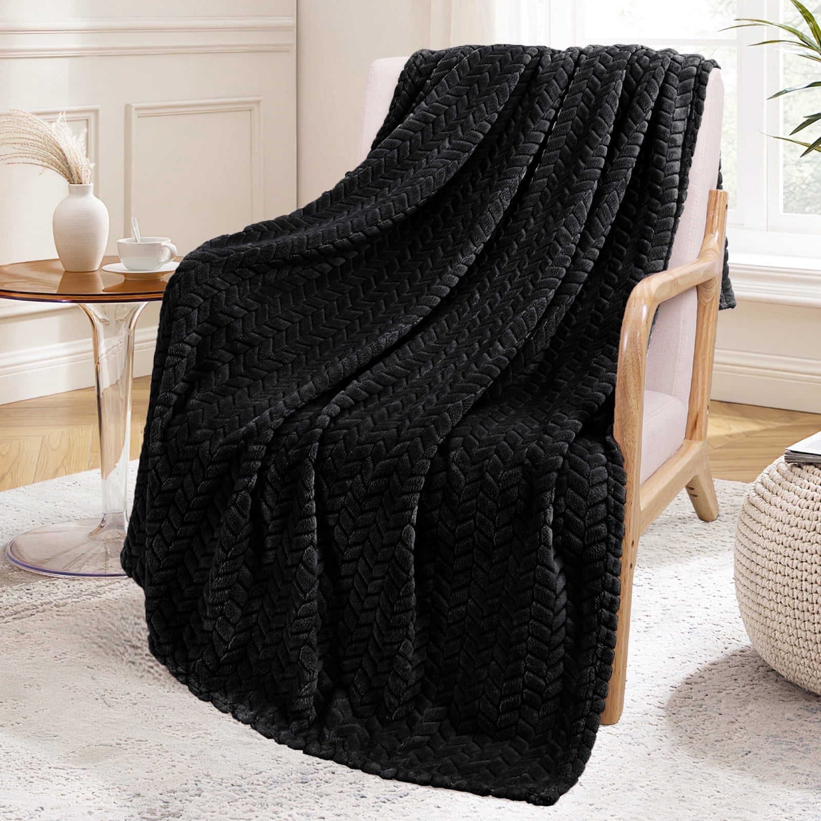 Exclusivo Mezcla Large Flannel Fleece Throw Blanket, Jacquard Weave Leaves Pattern (50" x 70", Black)