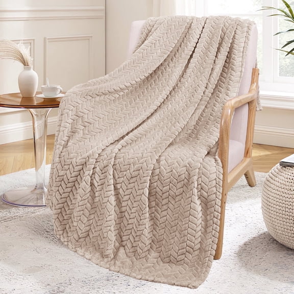 Exclusivo Mezcla Large Flannel Fleece Throw Blanket, Jacquard Weave Leaves Pattern (50" x 70", Camel)