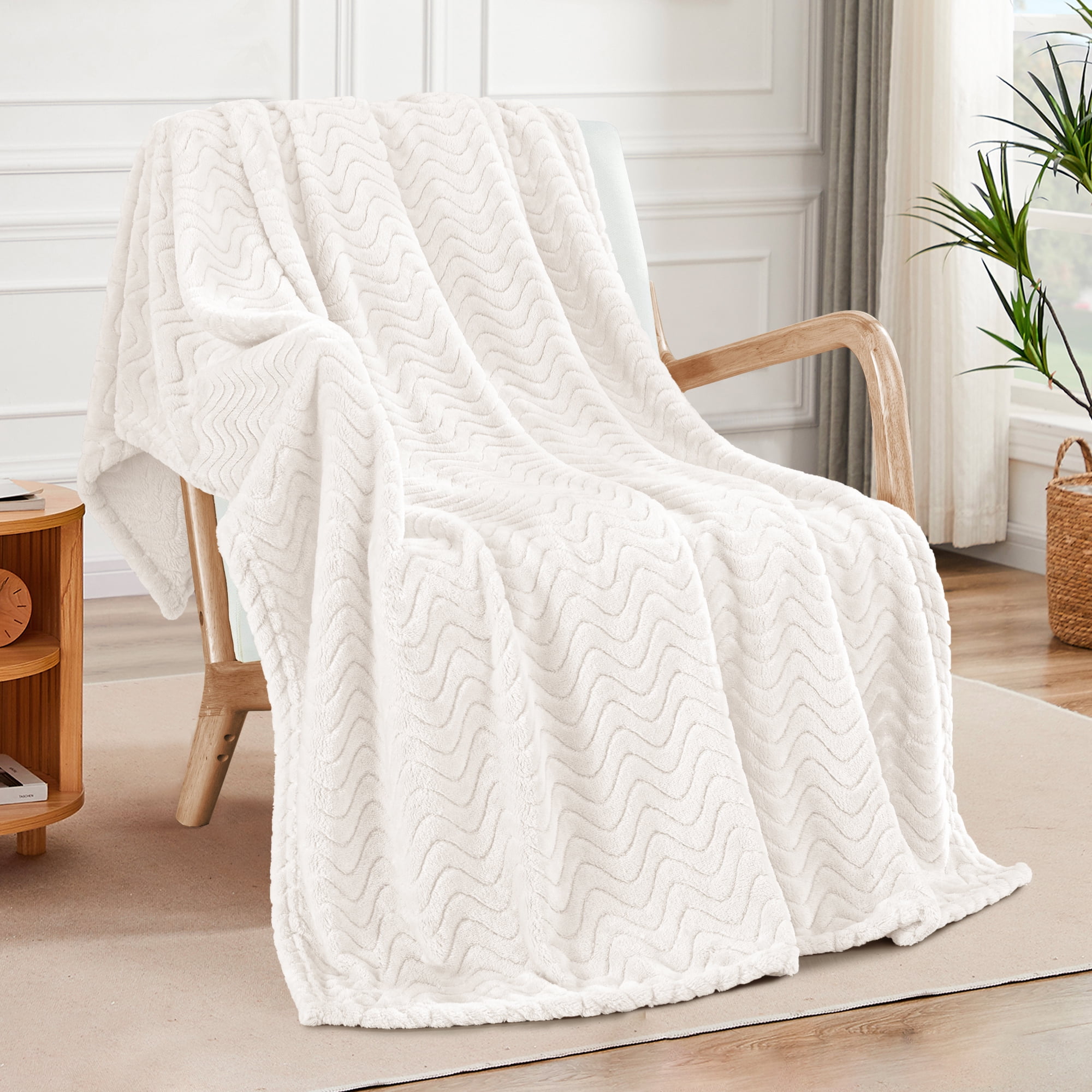 Off-White Large Fleece Throw Blanket with Jacquard Weave Wave Pattern