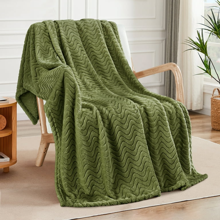 Exclusivo Mezcla Flannel Fleece Throw Blanket, 50x70 Inches Exclusivo Mezcla Flannel Fleece Throw Blanket, 50x70 Inches