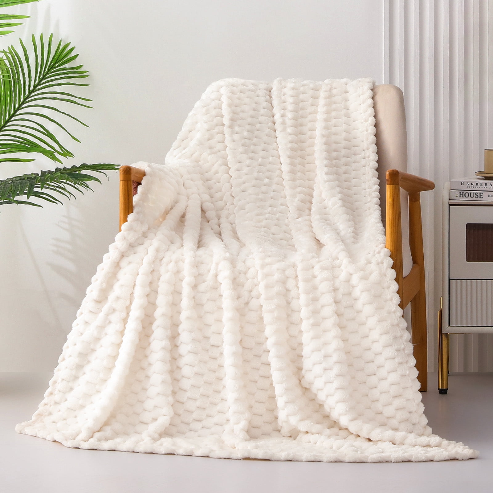 Exclusivo Mezcla Large Soft Fleece Throw Blanket, 50"x70" Stylish Jacquard Throw Blanket for Couch, Cozy, Warm, Lightweight Off White Blanket
