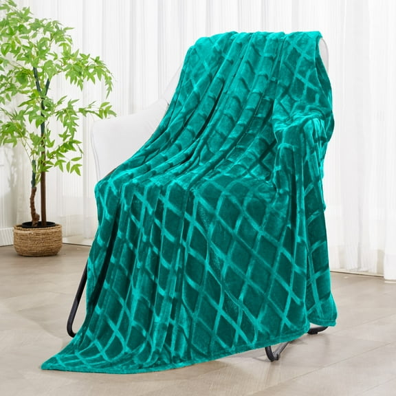 Exclusivo Mezcla Large Soft Throw Blanket for Couch, 50x70 Inches Diamond Geometry Pattern Velvet Fleece Blanket, Cozy, Warm and Lightweight Teal Blanket