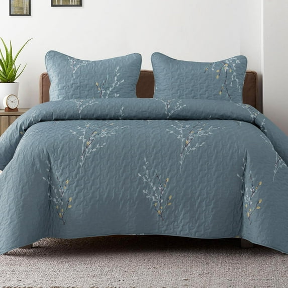 Exclusivo Mezcla Microfiber King Size Quilt Set, 3 Pieces Lightweight Bedspreads/ Coverlet/ Bedding Set with 2 Pillow Shams, Floral Branches Pattern (96"x 104", Blue)
