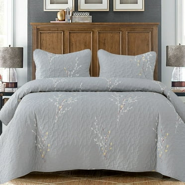 Exclusivo Mezcla Microfiber King Size Quilt Set, 3 Pieces Lightweight Bedspreads/ Coverlet/ Bedding Set with 2 Pillow Shams, Floral Branches Pattern (96"x 104", Gray)