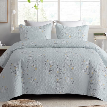 Exclusivo Mezcla Microfiber King Size Quilt Set, 3 Pieces Lightweight Bedspreads/ Coverlet/ Bedding Set with 2 Pillow Shams, Floral Pattern (96"x 104", Light Blue)