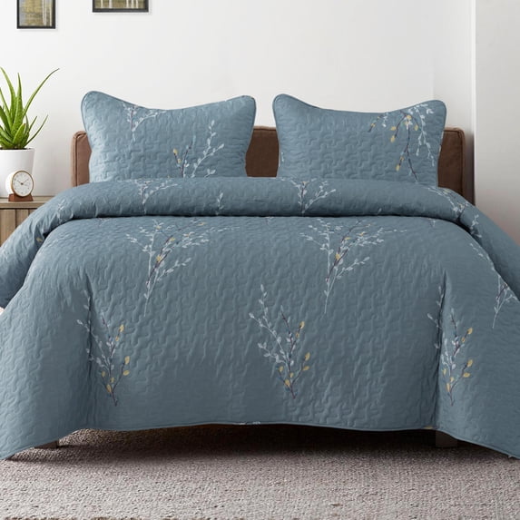 Exclusivo Mezcla Microfiber Queen Size Quilt Set, 3 Pieces Lightweight Bedspreads/ Coverlet/ Bedding Set with 2 Pillow Shams, Floral Branches Pattern (96"x 92", Blue)