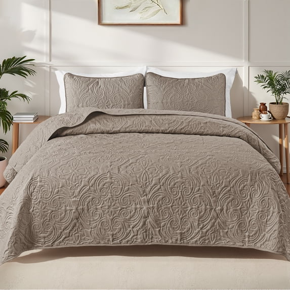 Exclusivo Mezcla Oversized King Quilt Bedding Set, Lightweight Vintage California Cal King Size Quilts with Pillow Shams, Soft Bedspreads Coverlets for All Seasons (112"x104", Taupe)