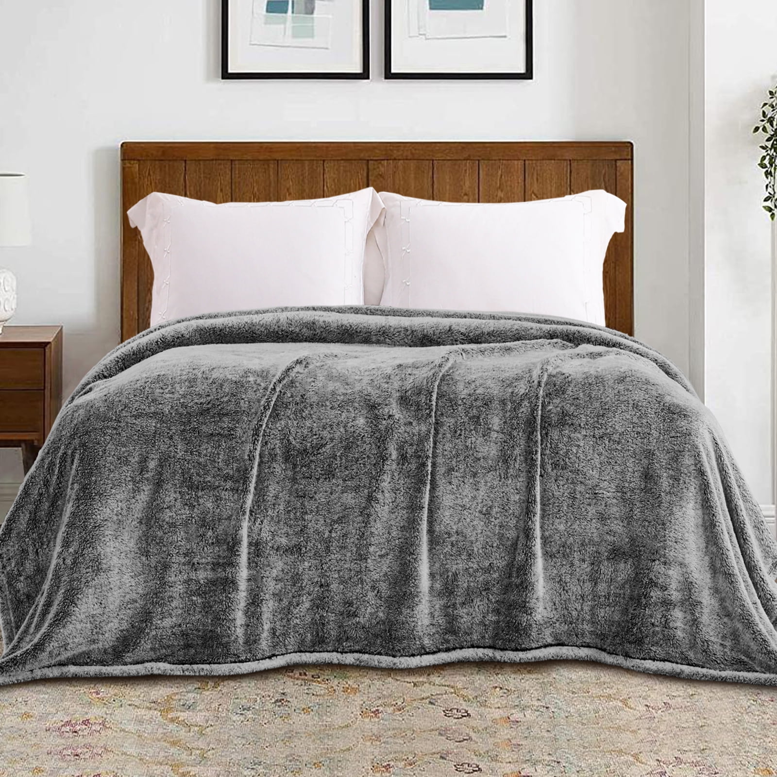Fuzzy Queen Size Blanketnull