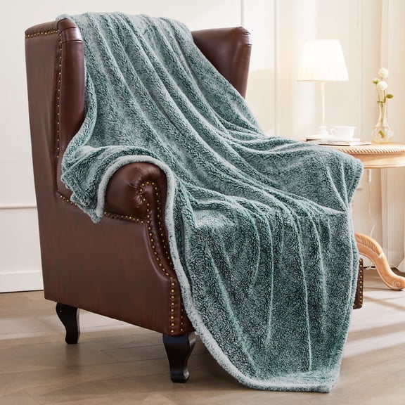 Exclusivo Mezcla Plush Fuzzy Large Fleece Throw Blanket (50" x 70", Mixed Forest Green)- Soft, Warm and Lightweight