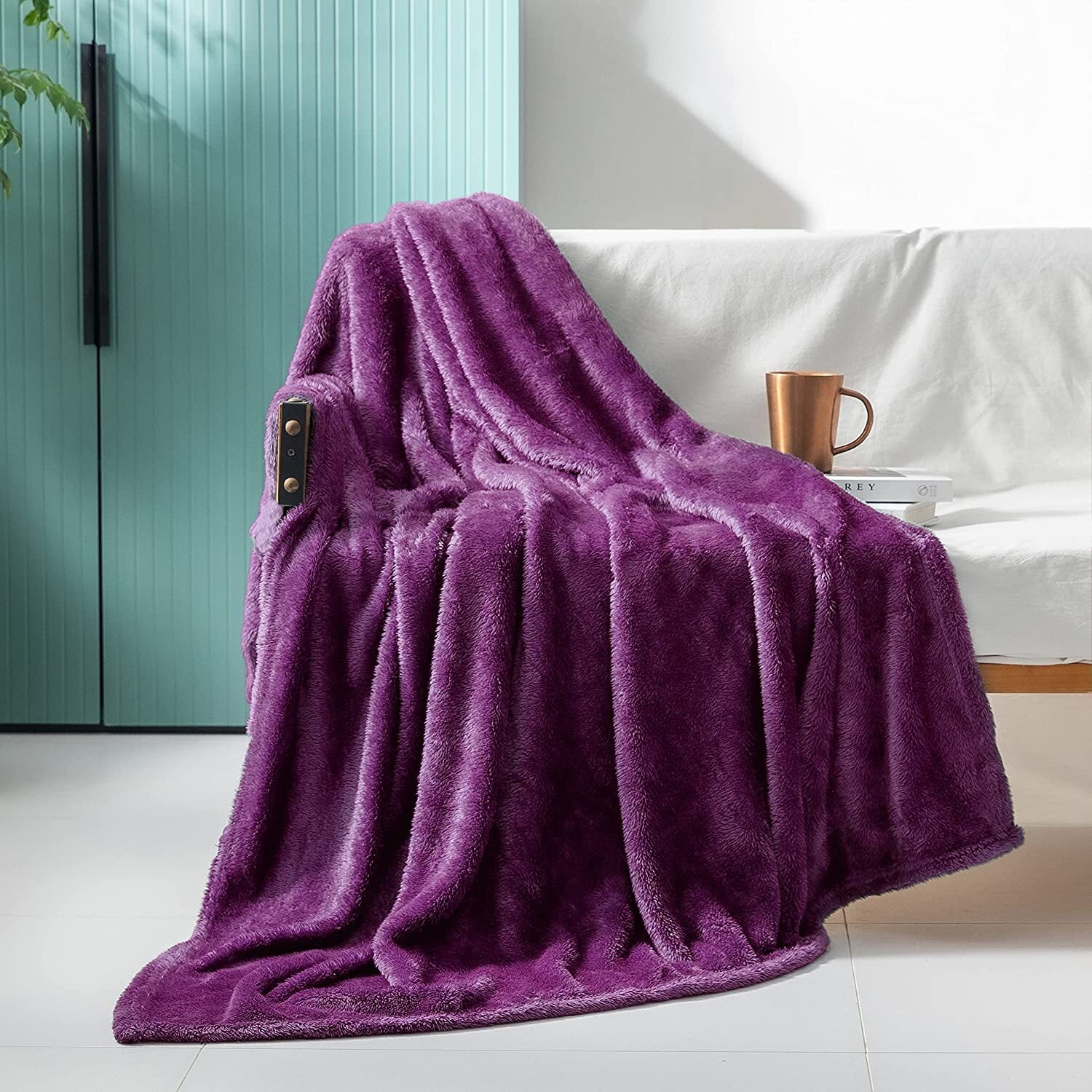 Exclusivo Mezcla Plush Fuzzy Large Fleece Throw Blanket (50" x 70", Purple)- Soft, Warm and Lightweight