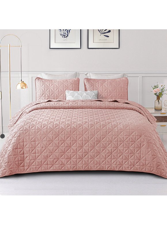 Quilts in Bedding Pink