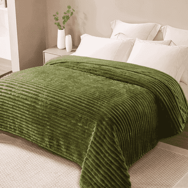 Exclusivo Mezcla Queen Size Flannel Fleece Blanket, Super Soft 3D Striped Jacquard Bed Blanket, Lightweight Fuzzy Cozy Blankets for All Seasons, 90x90 Inches, Olive Green Blanket