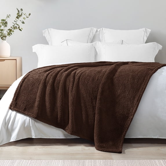 Exclusivo Mezcla Soft Fleece Throw Blanket for Couch, Super Soft Velvet Plush Bed Blanket, 50x60 Inches, Coffee
